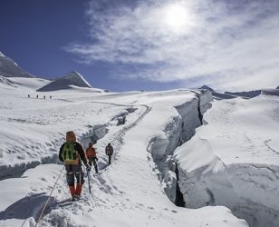 Mountaineering – Crevasse Extraction: UIAA Alpine Skills Guide
